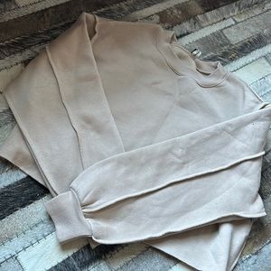 Amazhiyu Cropped Crewneck‎ Sweater